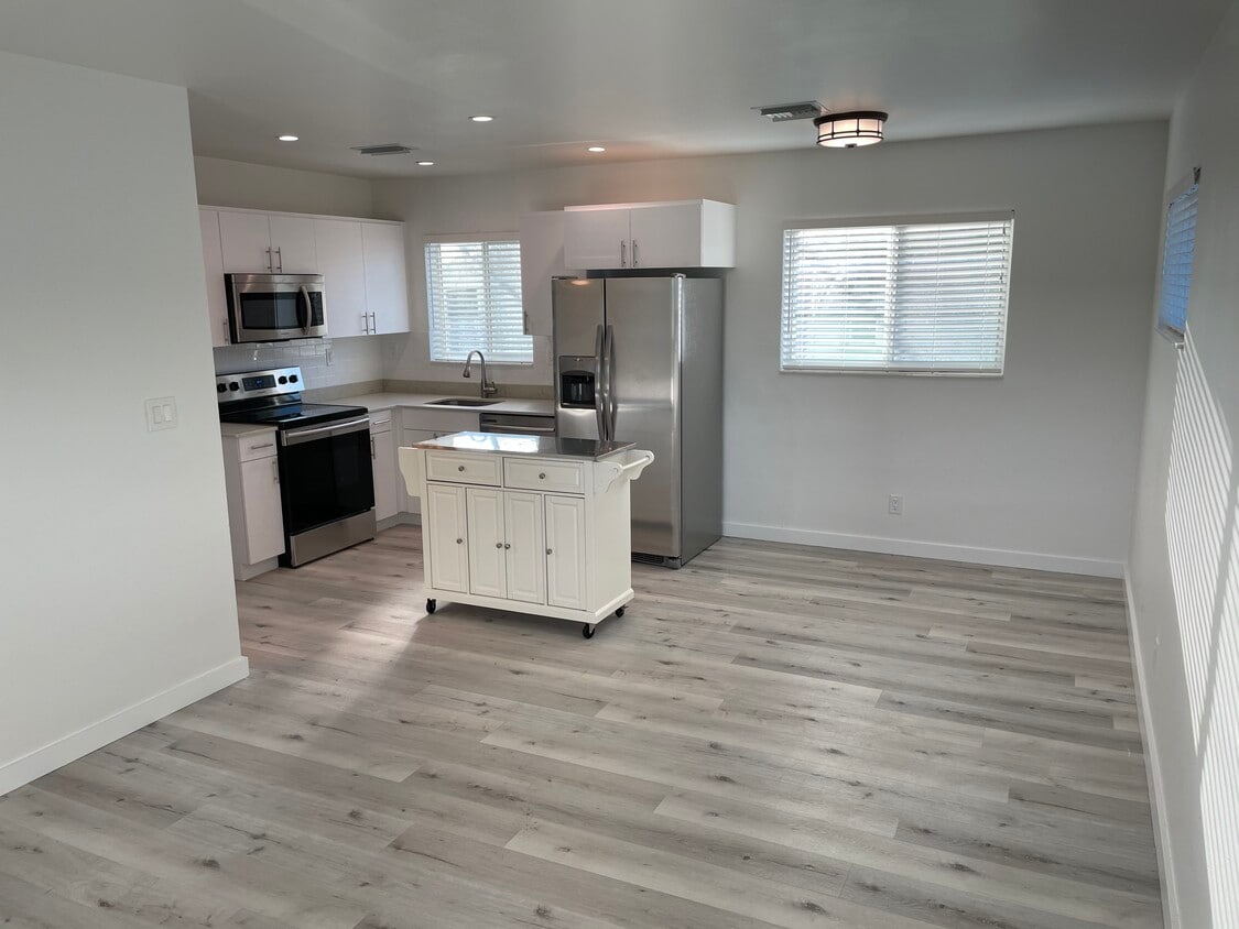 Foto principal - 4911 NE 19th Ave