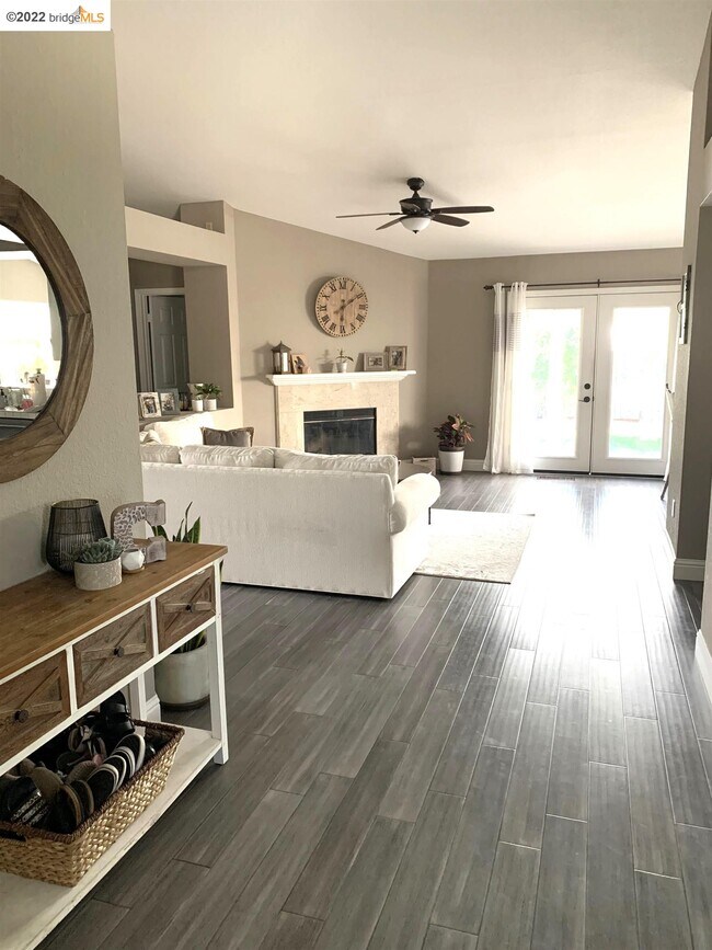 Foto del edificio - 733 Sienna Ln