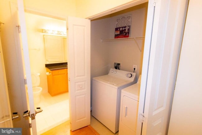 Building Photo - 12000 Market St