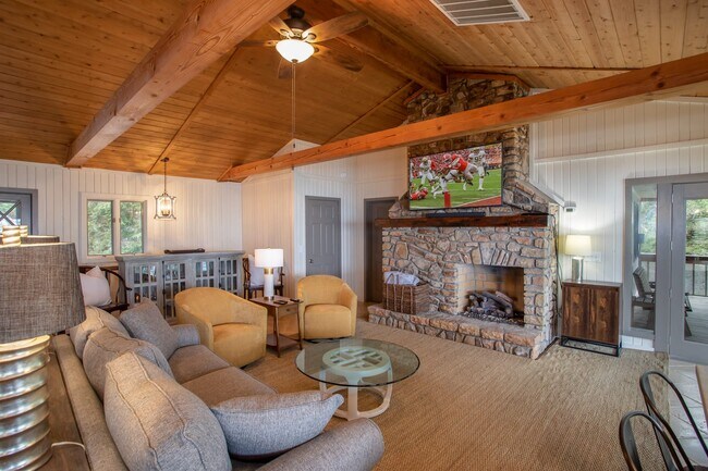 Foto del edificio - 128 Windy Knob Trail