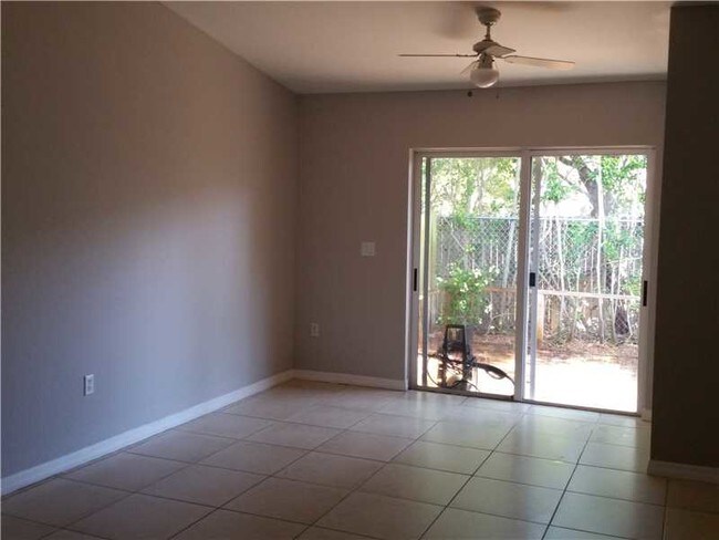 Building Photo - 3860 SW 48th Ave