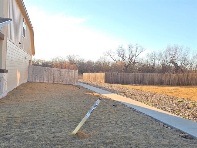 Building Photo - 300 Windy Reed Rd