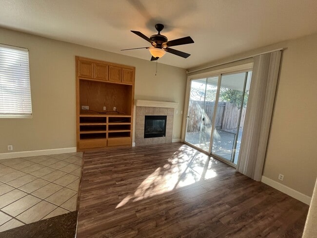 Foto del edificio - 4 Bed | 2 Bath | 1659SF | Tenant Pays $195...