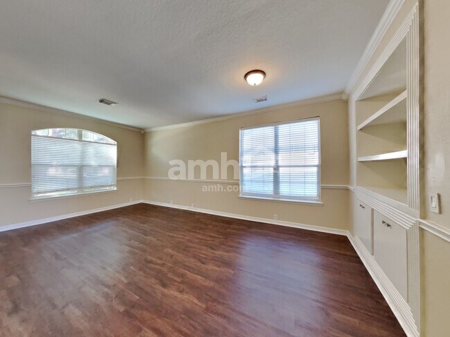 Foto del edificio - 3203 Farrel Hill St