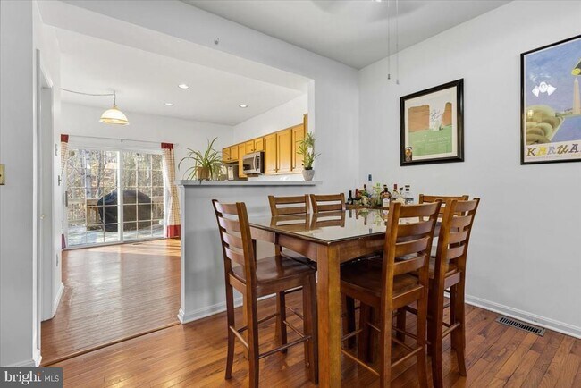 Foto del edificio - 15516 Three Otters Pl