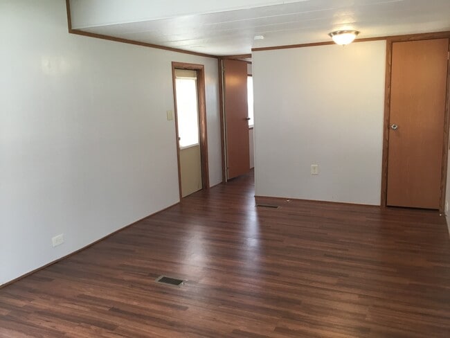 Building Photo - Recently Remodeled Two Bedroom/1 Bath Mobile Home near Downtown Clover!!