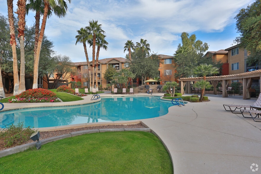 Red Hawk at Sheely Farms