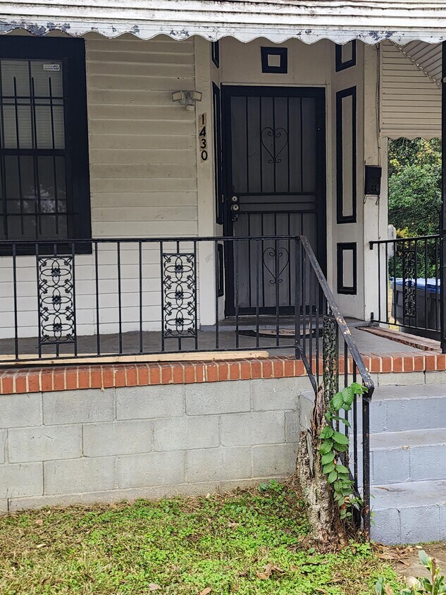 Foto principal - 1430 Forest St