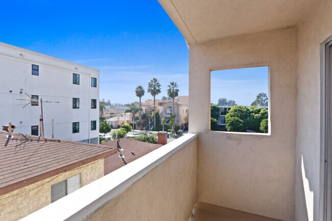 Foto del edificio - 1824 S Barrington Ave