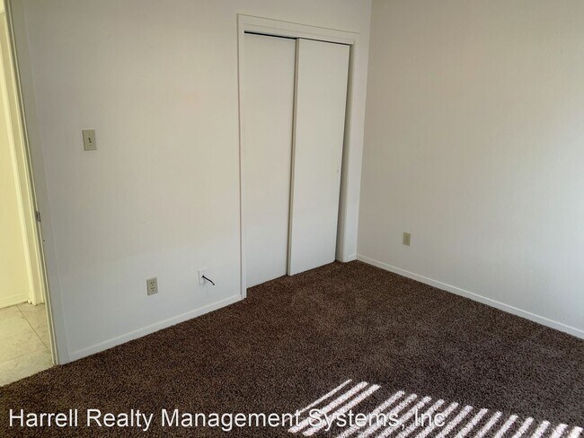Foto del edificio - 4215 Lake Shore Villa Dr Lk