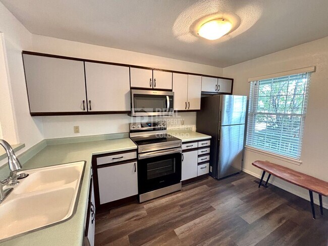 Foto del edificio - 119 Iveystone Ct