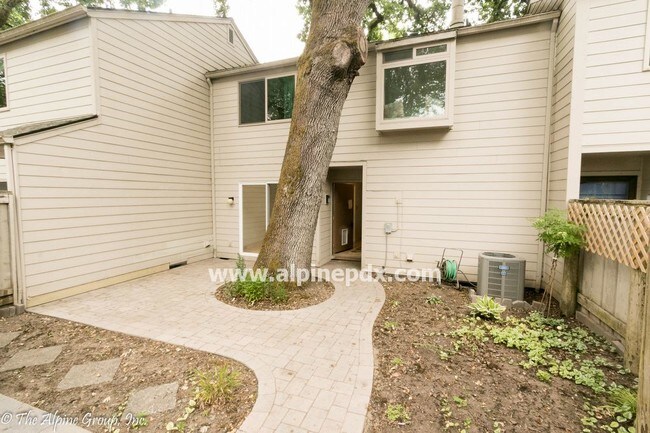 Foto del edificio - Great townhome in Central Park Condos