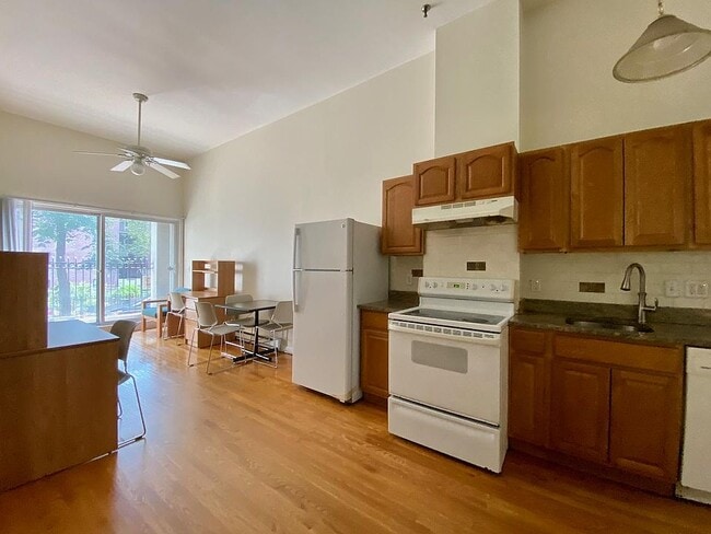 Building Photo - 41 Symphony Rd