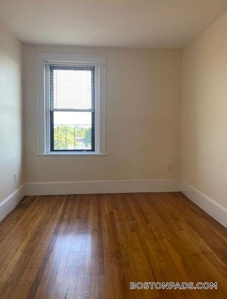 Primary Photo - 881 Massachusetts Ave