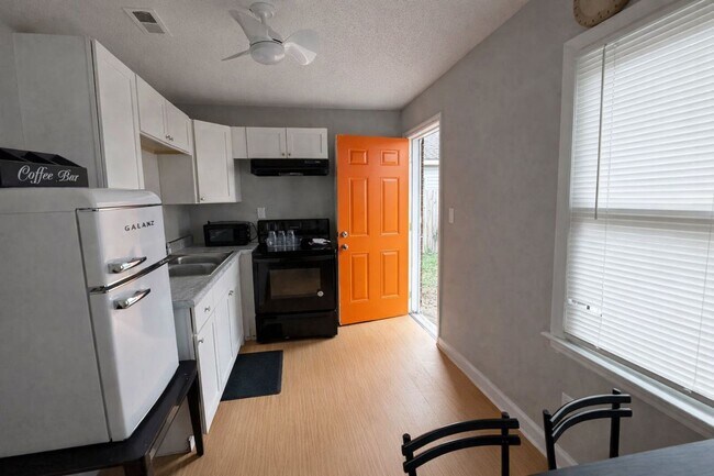Foto del edificio - 316 Skyland Ave