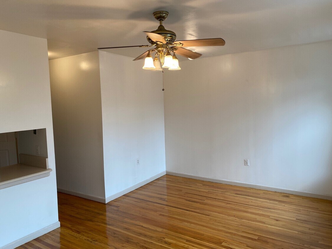 Primary Photo - Large, Full-Floor Brownstone 1BR