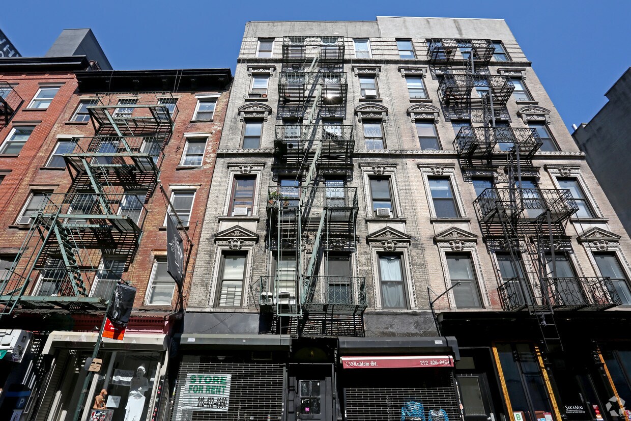 Building Photo - 153 Ludlow St