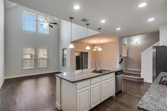 Building Photo - 721 Lowveld Dr