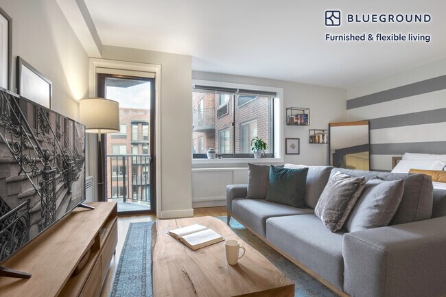 Building Photo - 101 W 15th St