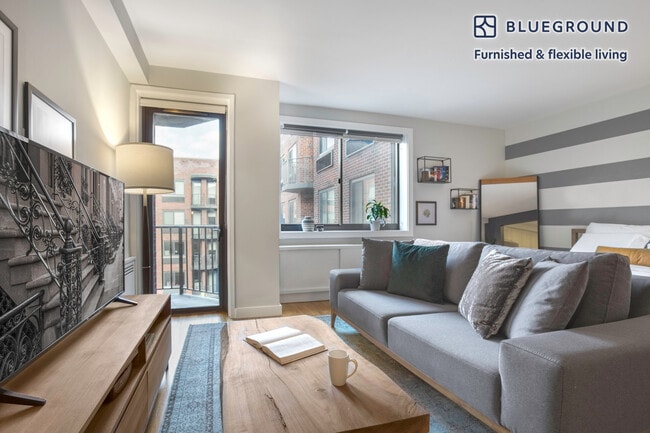 Building Photo - 101 W 15th St