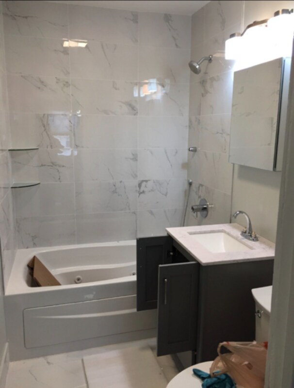 Building Photo - 235 Lawrence Ave