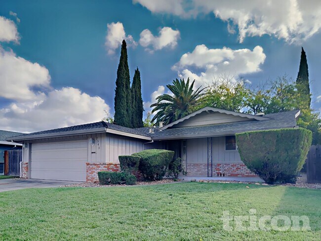 Building Photo - 2543 Hastings Way