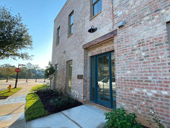 Foto del edificio - 1028 Bridgewater Ave