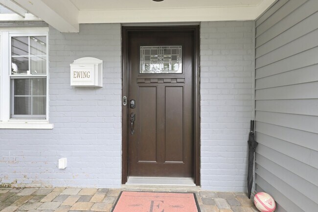 Foto del edificio - 6728 Fieldhouse Way
