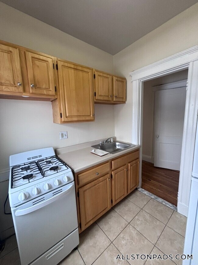 Building Photo - 1144 Commonwealth Ave