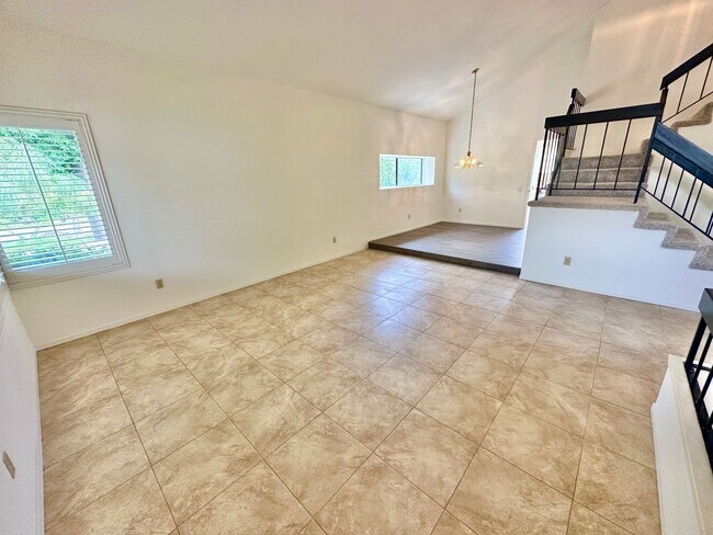 Foto del edificio - Large Mabury Ranch Home with Pool and 3 Ca...