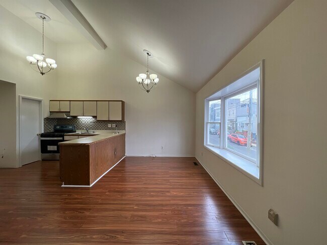 Foto del edificio - 326 Winfield Ave