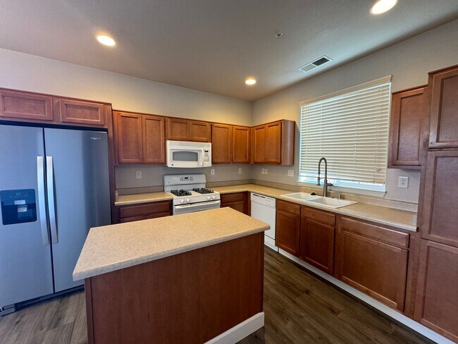 Foto del edificio - 6461 Peppergrass Dr, Sparks NV 89436- Gino...