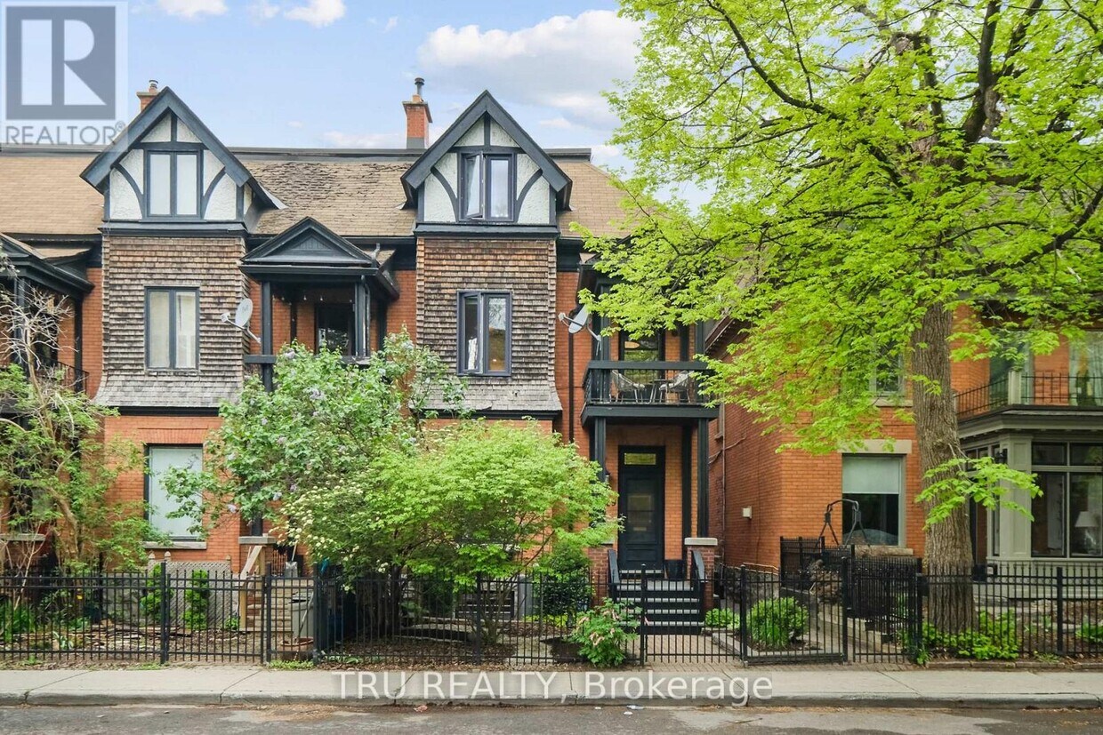 Photo principale - 529 Besserer St