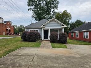 Building Photo - 1203 S Fant St