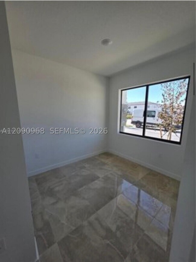 Foto del edificio - 1305 NW 4th Ave