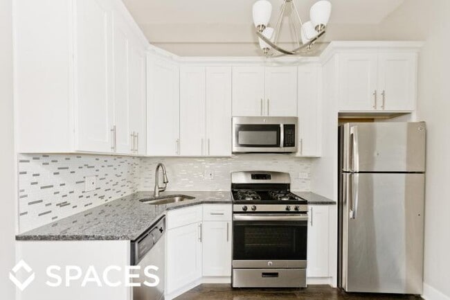 Foto del edificio - 3 bedroom in Chicago IL 60657