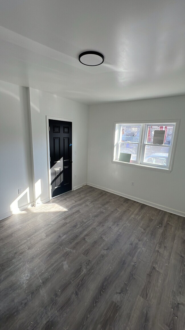 Foto del edificio - 1132 W 8th St