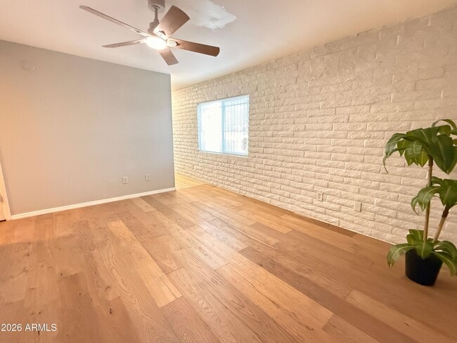 Building Photo - 1122 S McClintock Dr