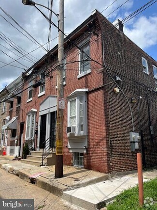 Building Photo - 1537 Gillingham St