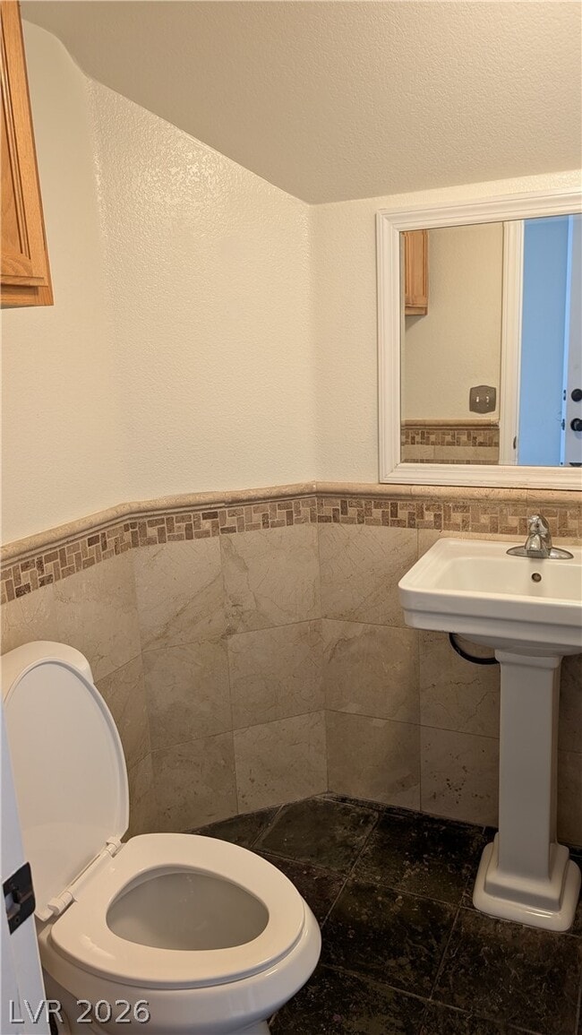 Building Photo - 2670 Ridgewater Cir