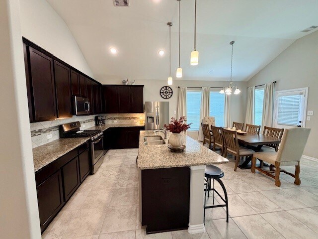 Foto del edificio - 8711 W Cres Lake Cir