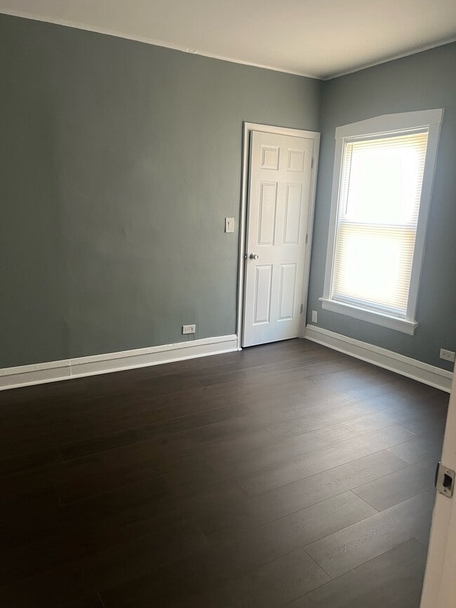 Building Photo - 47 S 20th Ave