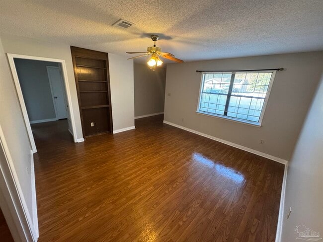 Building Photo - 6417 Kennington Cir