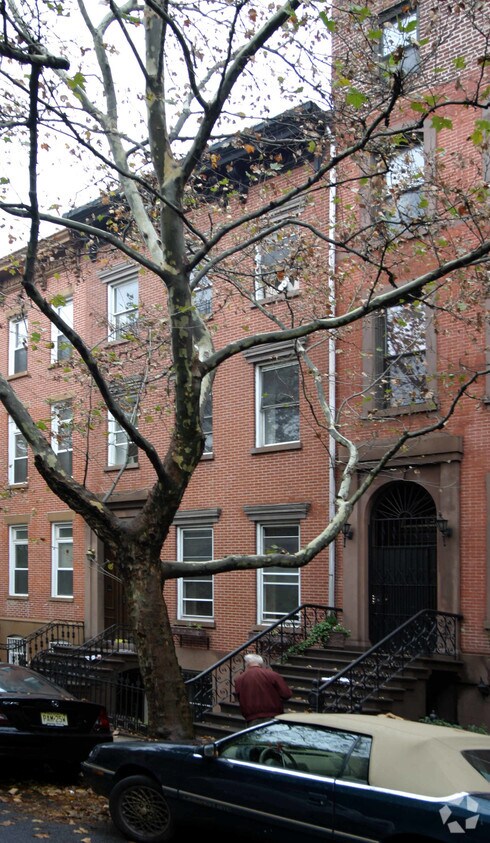 Primary Photo - 155 Warren St