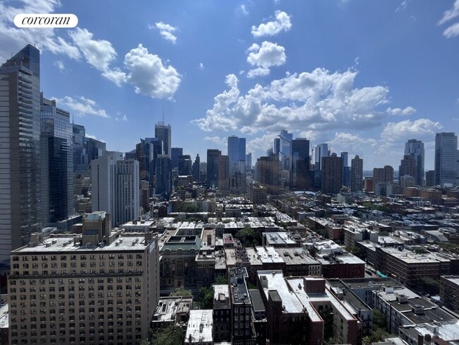 Building Photo - 350 W 50th St