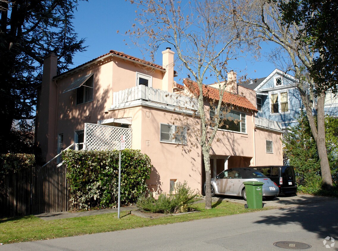 Building Photo - 304-306 G St