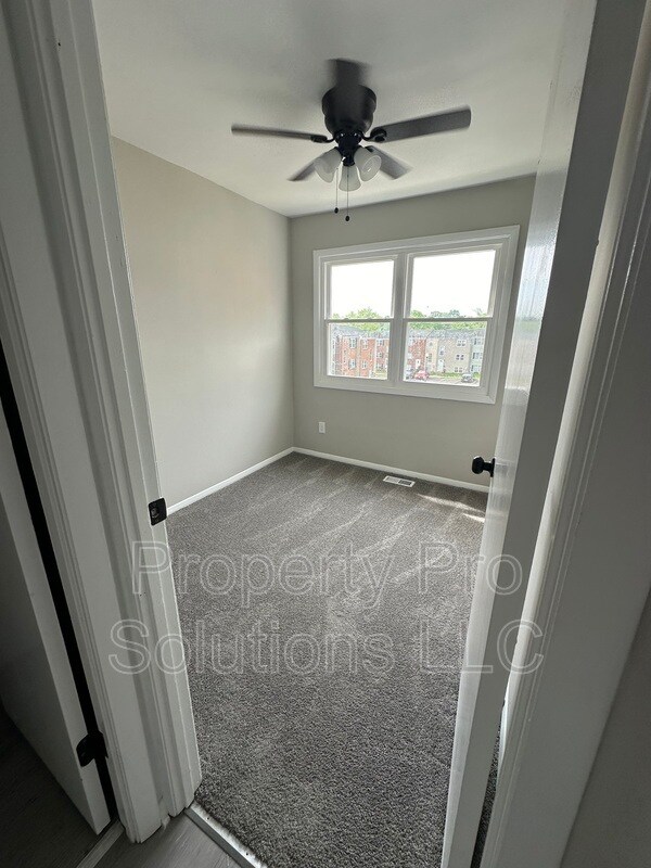 Building Photo - 1850 Eloise Ln