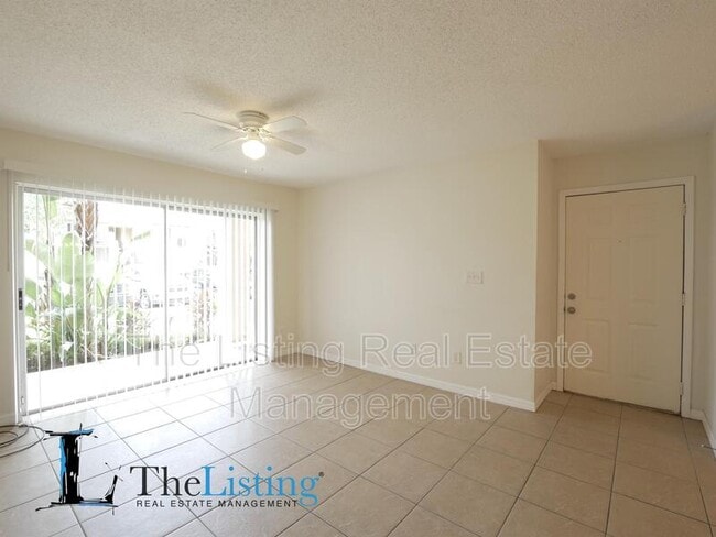 Building Photo - 5225 Via Hacienda Cir