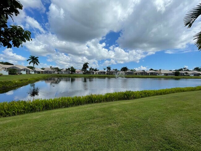Foto del edificio - 12971 Hampton Lakes Cir