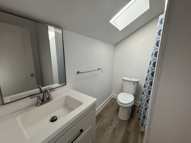 Building Photo - 2892 Coloma St